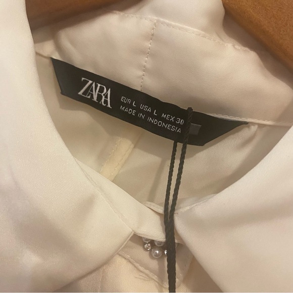 NWT Zara Silk Like Cream Button Up Blouse Women’s Large Jeweled Pearl Buttons - Picture 5 of 9